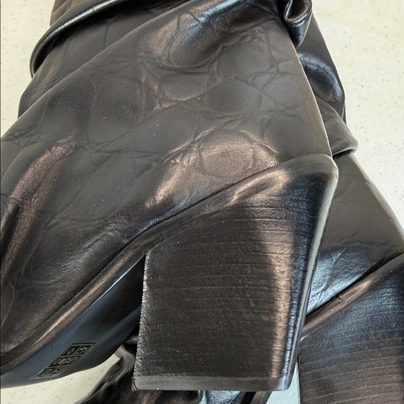 BRONX Leather Pinched Booties Sz 39/8.5 - Picture 9 of 11